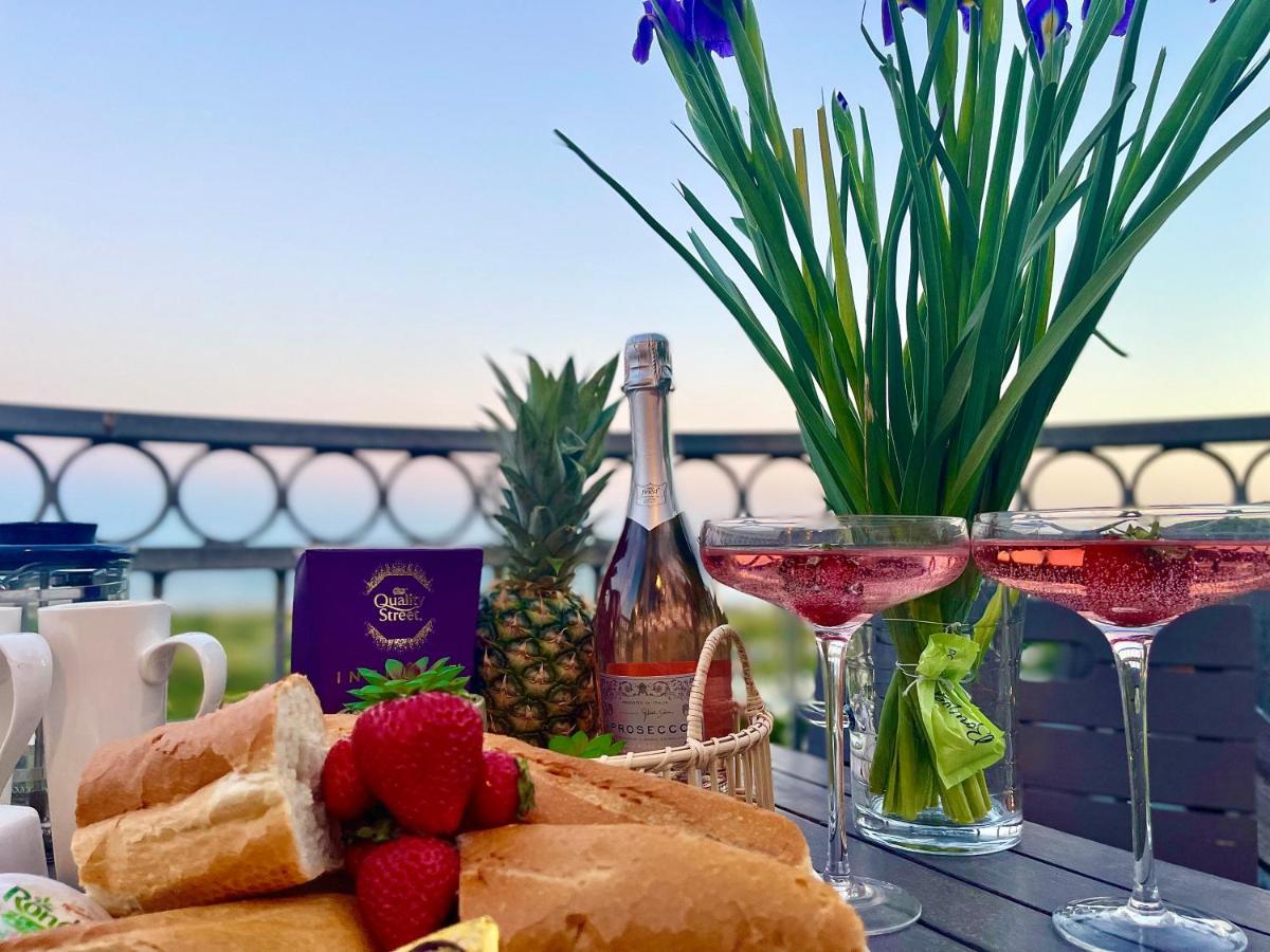 The Mermaids Watch Pendine Dog Friendly With Cymru Holidays エクステリア 写真